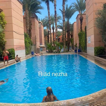 Riad Nezha Avec Jacuzzi Et 3 Piscines Au Coeur De 马拉喀什 外观 照片