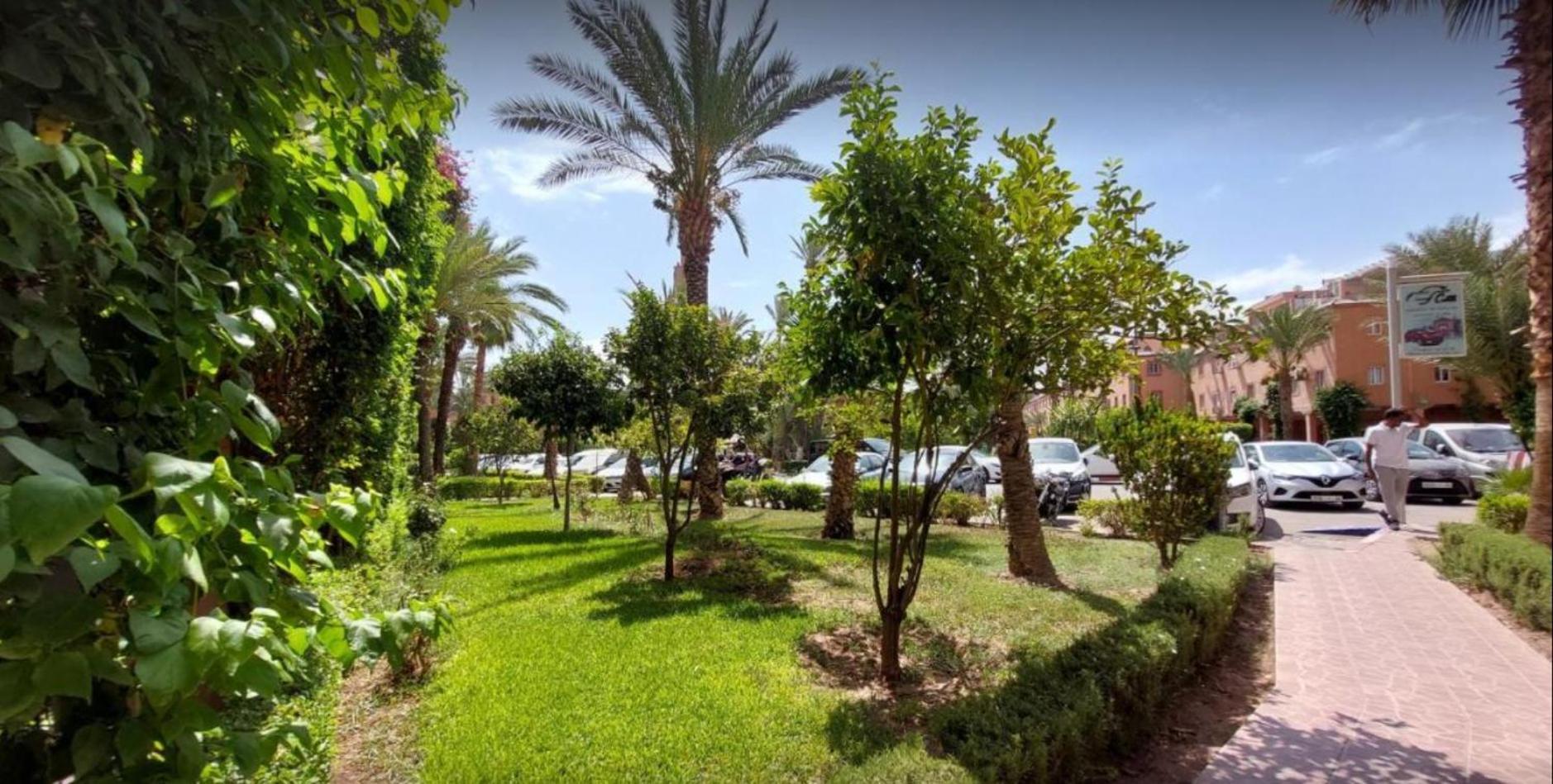 Riad Nezha Avec Jacuzzi Et 3 Piscines Au Coeur De 马拉喀什 外观 照片