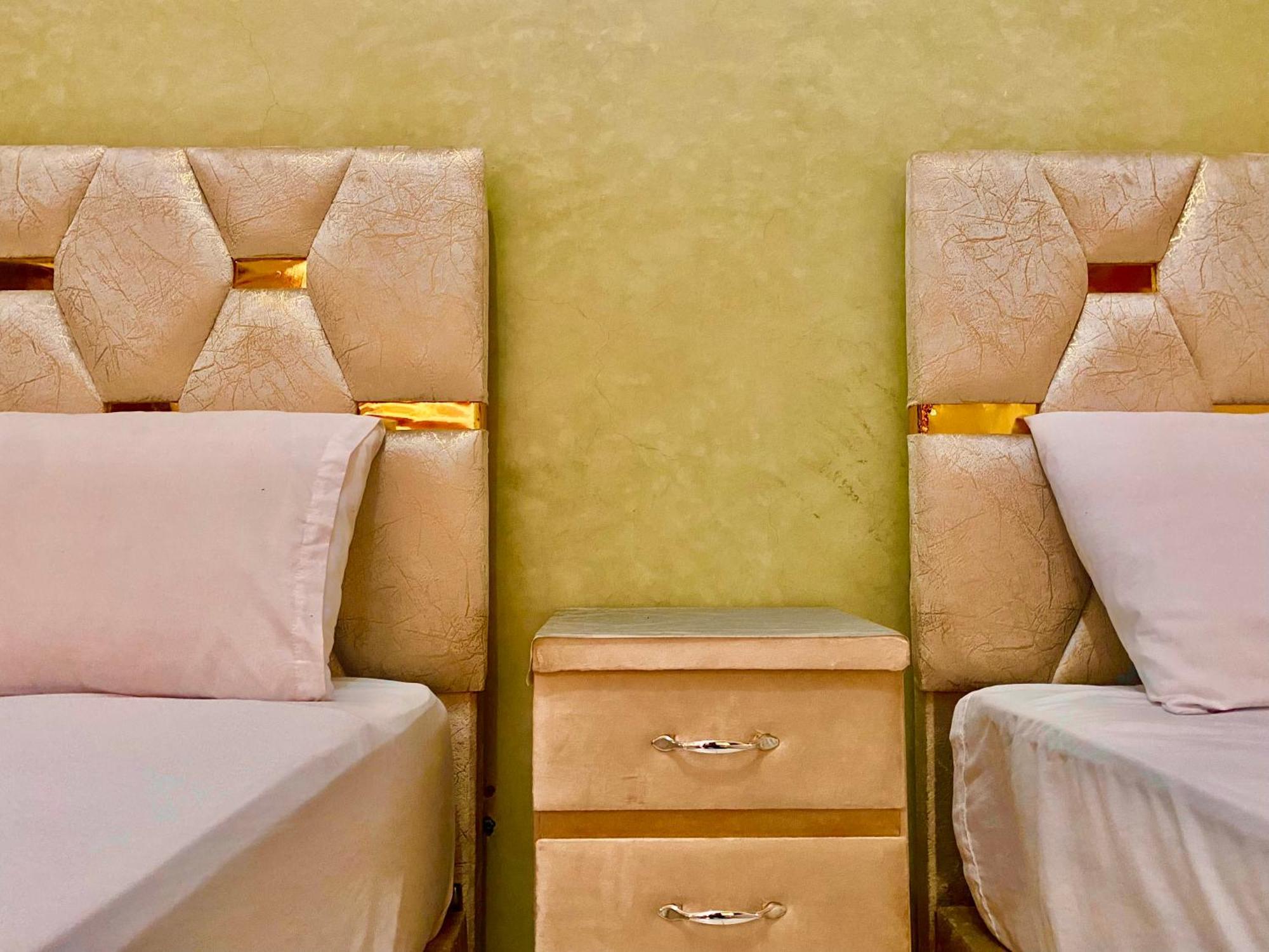 Riad Nezha Avec Jacuzzi Et 3 Piscines Au Coeur De 马拉喀什 外观 照片