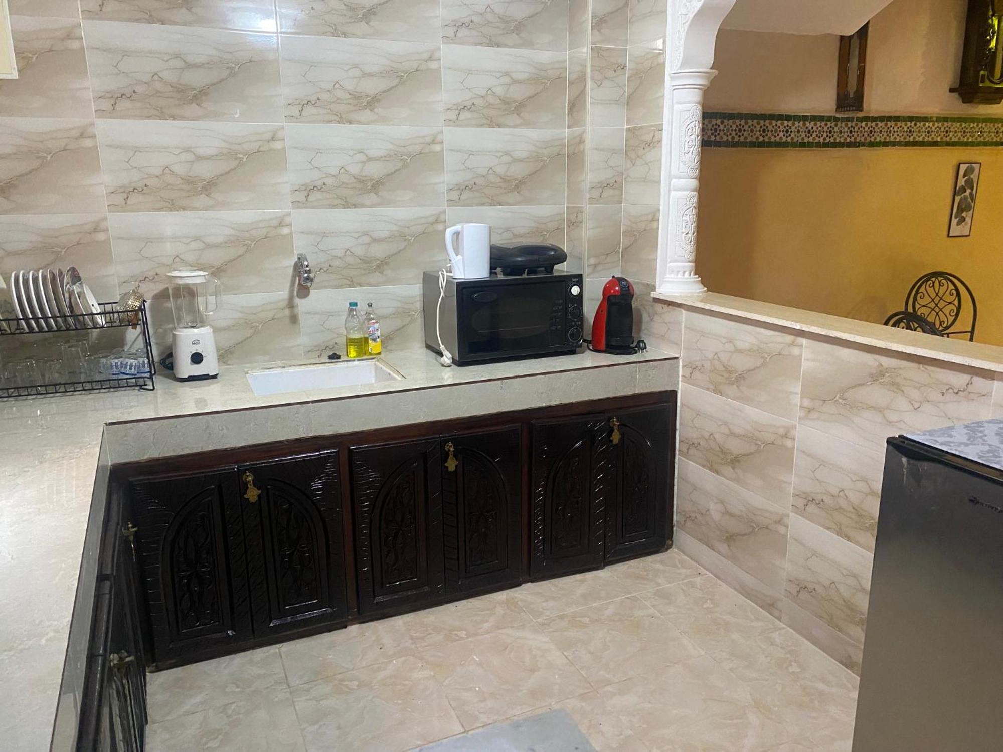 Riad Nezha Avec Jacuzzi Et 3 Piscines Au Coeur De 马拉喀什 外观 照片