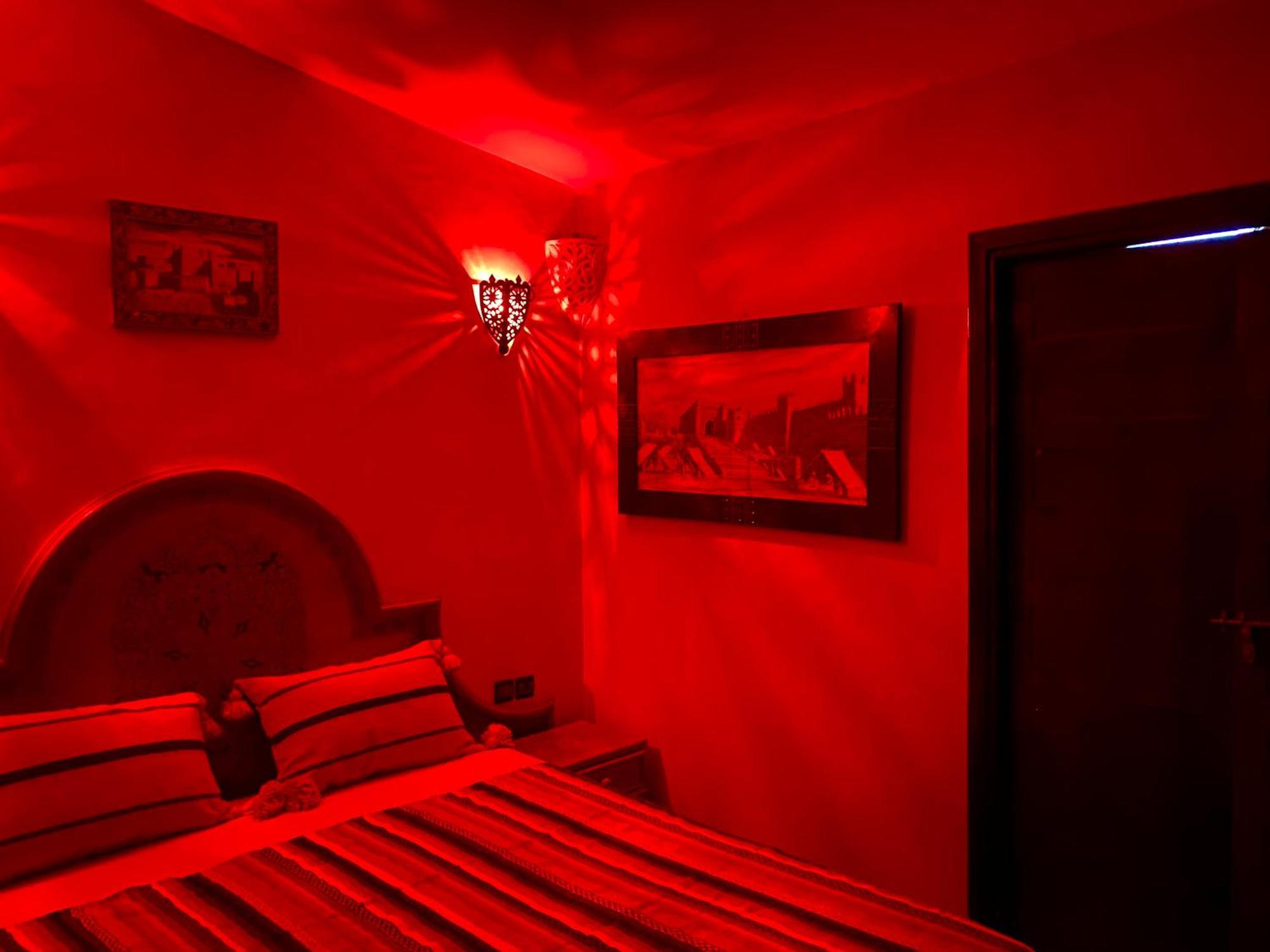 Riad Nezha Avec Jacuzzi Et 3 Piscines Au Coeur De 马拉喀什 外观 照片