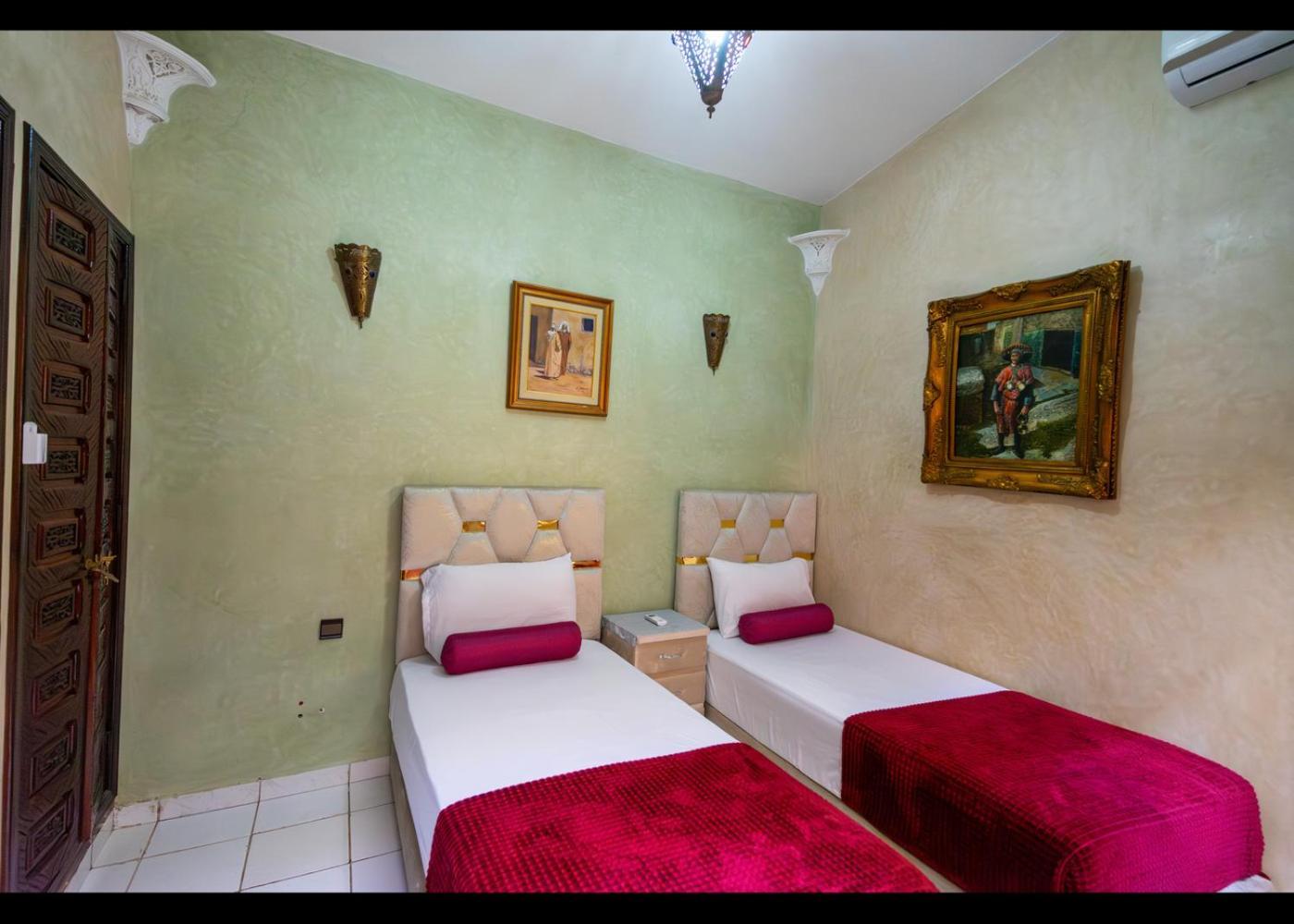 Riad Nezha Avec Jacuzzi Et 3 Piscines Au Coeur De 马拉喀什 外观 照片